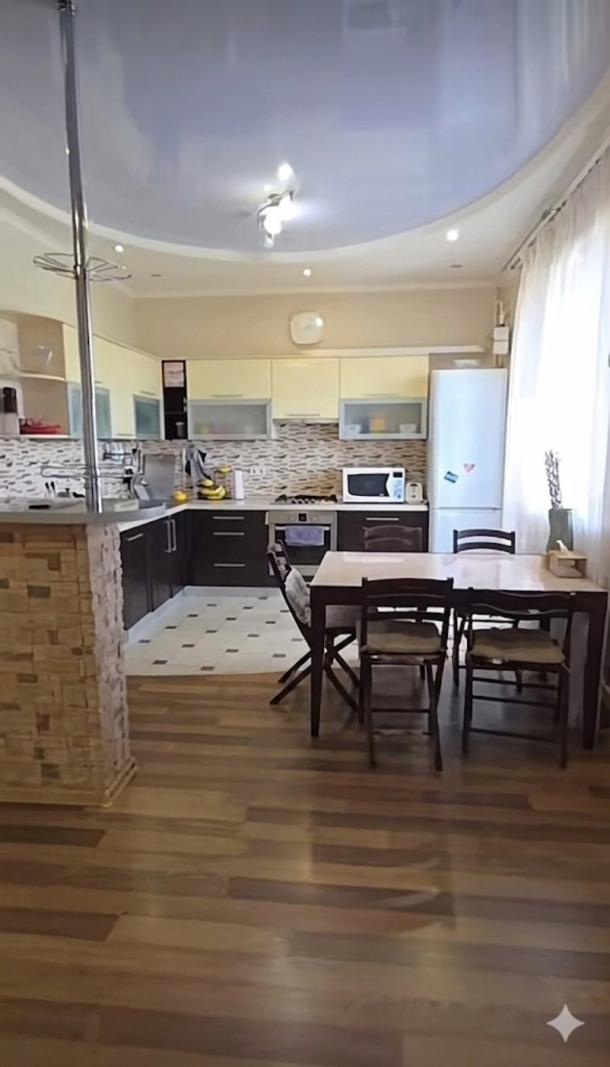 Квартира, 3-кімн., Харьков, Новые Дома, Харьковских Дивизий