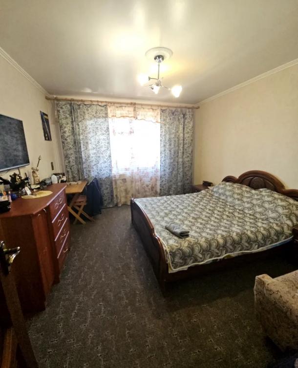 Квартира, 3-кімн., Харьков, Павлово Поле, Очаковская