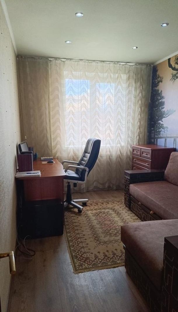Квартира, 3-кімн., Чугуев, Чугуевский район, Гагарина в-зд