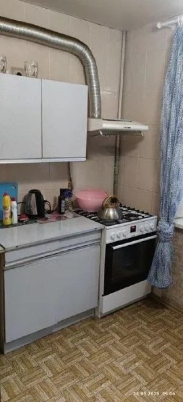 Квартира, 2-кімн., Харьков, 533м/р, Тракторостроителей просп.