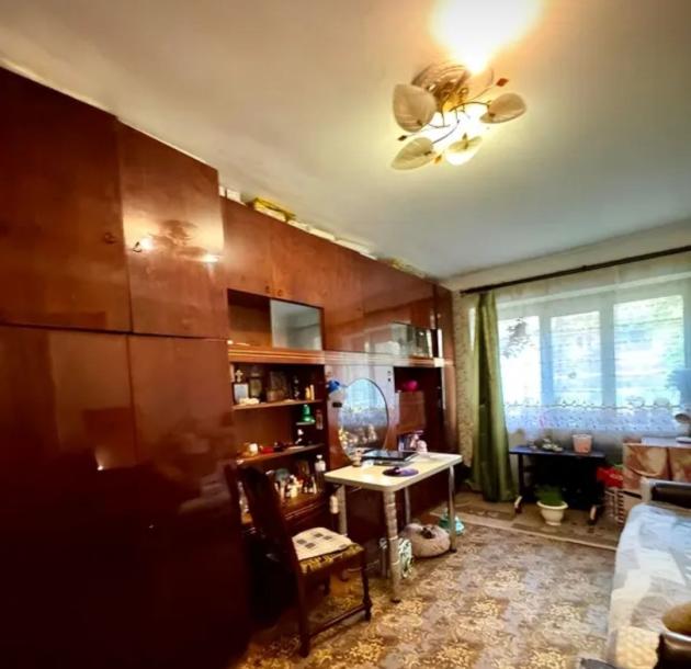 Квартира, 3-кімн., Харьков, Аэропорт, Аэрокосмический просп. (Гагарина проспект)