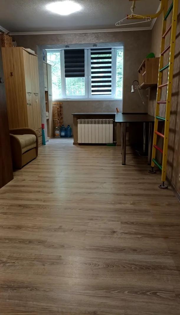 Квартира, 3-кімн., Харьков, 606м/р, Непокоренных (Героев Труда)
