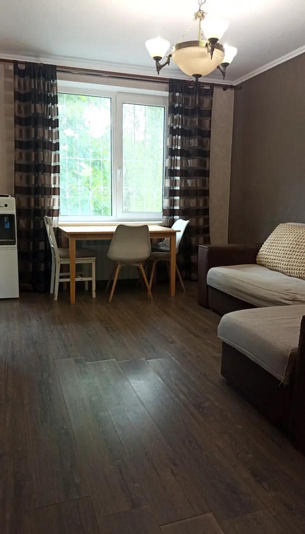 Квартира, 3-кімн., Харьков, 606м/р, Непокоренных (Героев Труда)