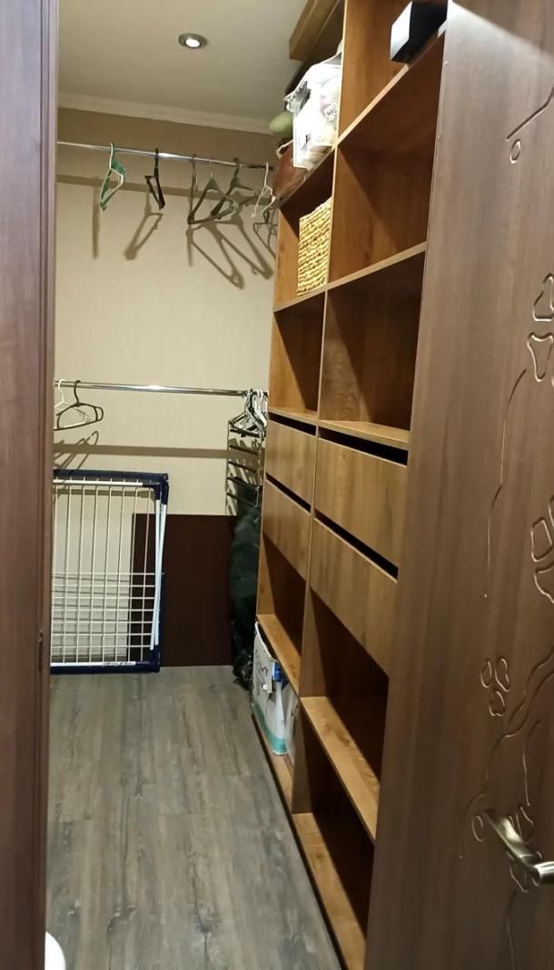 Квартира, 3-кімн., Харьков, 606м/р, Непокоренных (Героев Труда)