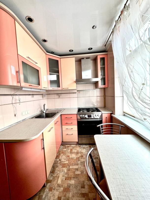 Квартира, 3-кімн., Харьков, 533м/р, Тракторостроителей просп.
