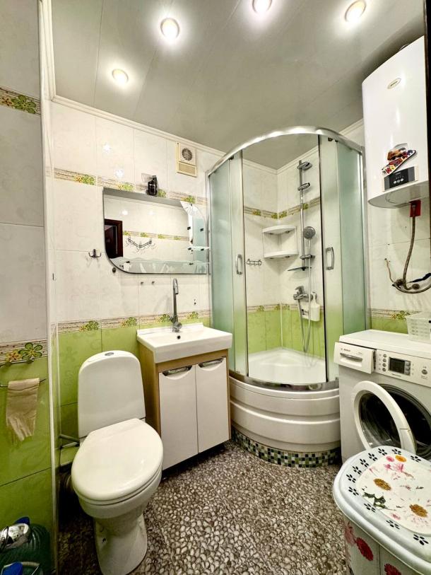 Квартира, 3-кімн., Харьков, 533м/р, Тракторостроителей просп.