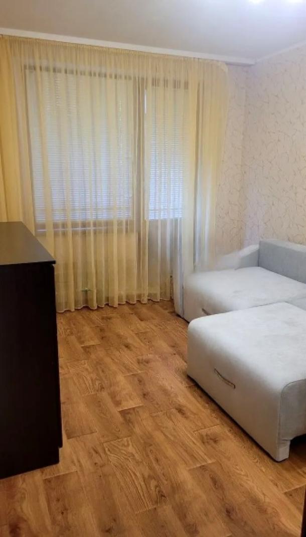 Квартира, 3-кімн., Харьков, 605м/р, Гвардейцев Широнинцев