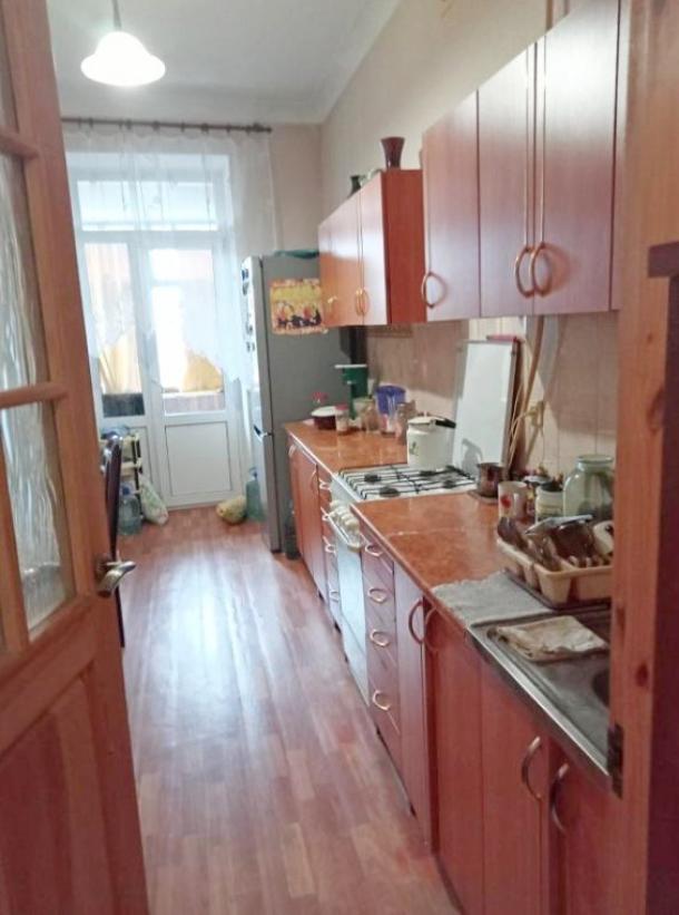 Квартира, 2-кімн., Харьков, Центр, Героев Небесной Сотни пл. (Руднева пл.)
