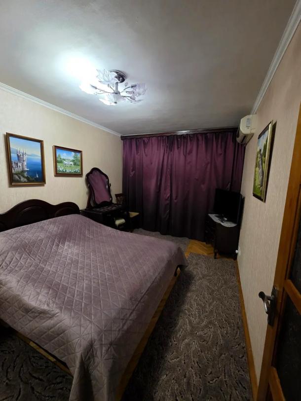 Квартира, 3-кімн., Харьков, 605м/р, Тракторостроителей просп.