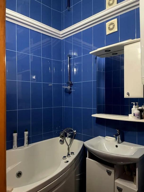Квартира, 3-кімн., Харьков, 605м/р, Тракторостроителей просп.