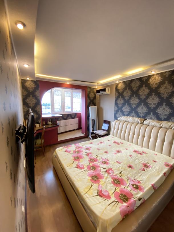 Квартира, 3-кімн., Харьков, 524м/р, Академика Павлова