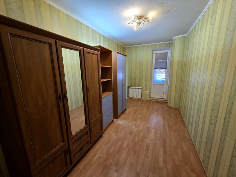 Квартира, 3-кімн., Харьков, Гагарина метро , Аэрокосмический просп. (Гагарина проспект)