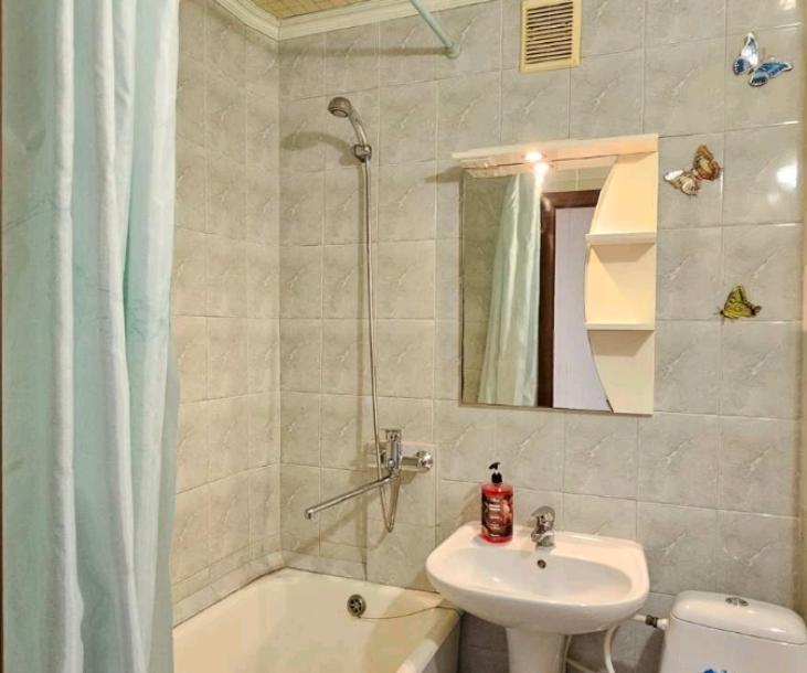 Квартира, 1-кімн., Харьков, 520м/р, Гвардейцев Широнинцев