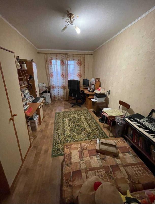 Квартира, 3-кімн., Харьков, Алексеевка, Ахсарова
