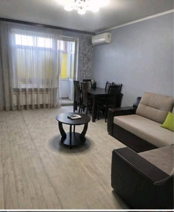 Квартира, 3-кімн., Харьков, 605м/р, Тракторостроителей просп.