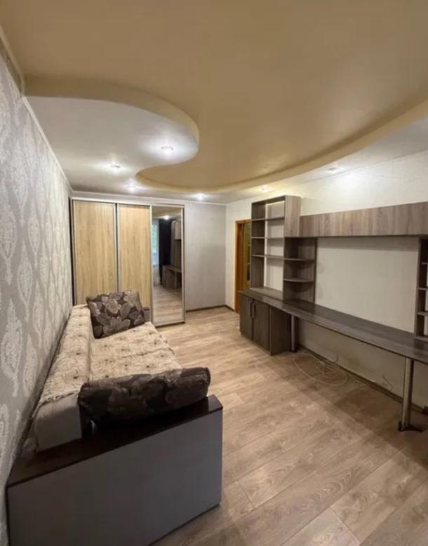 Квартира, 2-кімн., Харьков, 524м/р, Непокоренных (Героев Труда)