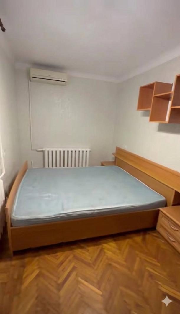Квартира, 2-кімн., Харьков, Павлово Поле, Космонавтов