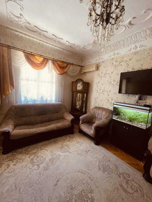 Квартира, 3-кімн., Харьков, Гагарина метро , Аэрокосмический просп. (Гагарина проспект)
