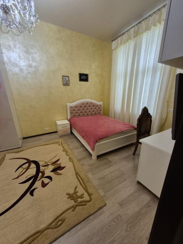 Квартира, 3-кімн., Харьков, Нагорный, Рымарская