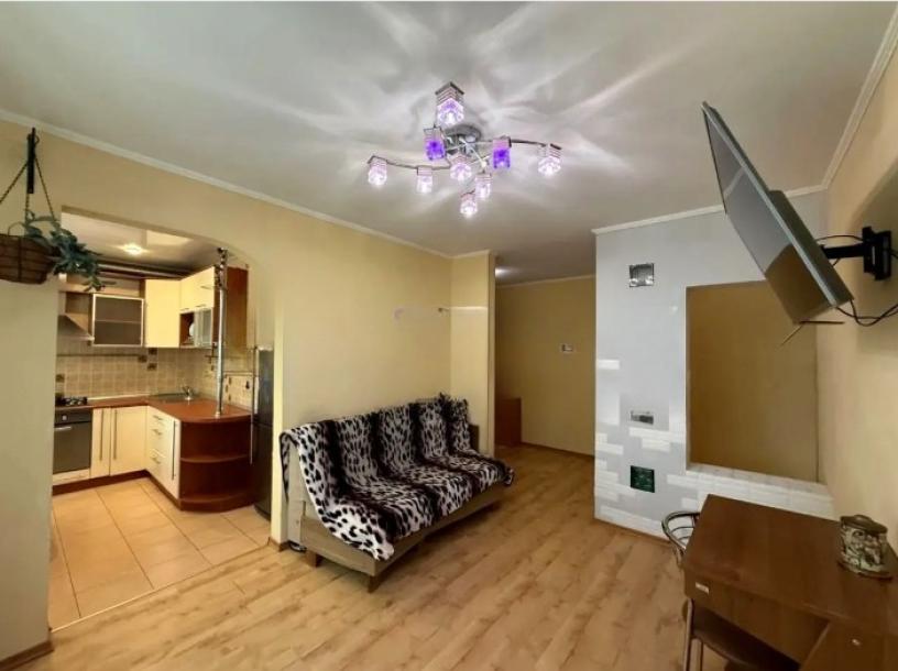 Квартира, 3-кімн., Харьков, 607м/р, Непокоренных (Героев Труда)