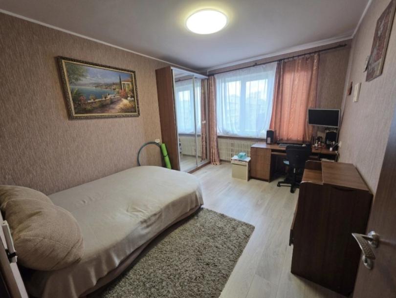 Квартира, 3-кімн., Харьков, Алексеевка, Победы пр.