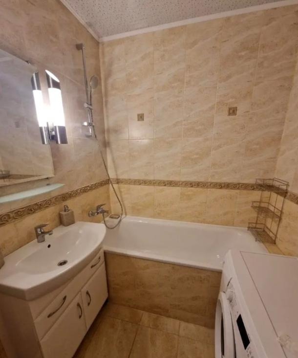 Квартира, 3-кімн., Харьков, 4 Северная Салтовка, Натальи Ужвий