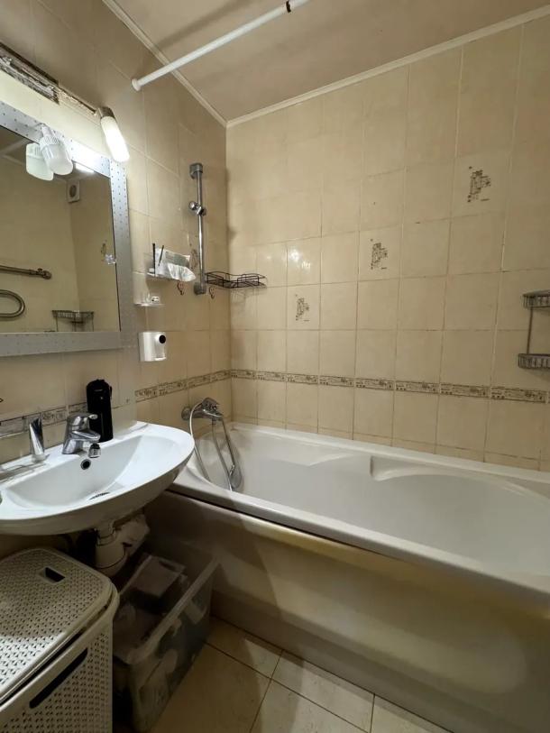 Квартира, 3-кімн., Харьков, 608м/р, Валентиновская