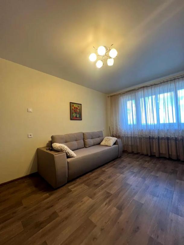 Квартира, 2-кімн., Харьков, 522м/р, Непокоренных (Героев Труда)