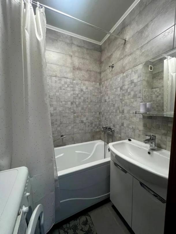 Квартира, 2-кімн., Харьков, 522м/р, Непокоренных (Героев Труда)