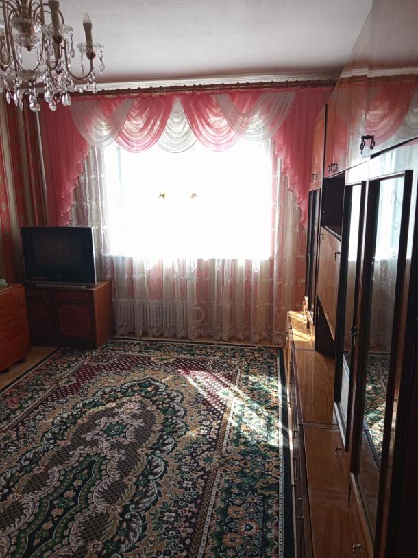 Квартира, 3-кімн., Харьков, 522м/р, Непокоренных (Героев Труда)