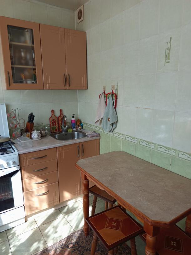 Квартира, 3-кімн., Харьков, 522м/р, Непокоренных (Героев Труда)