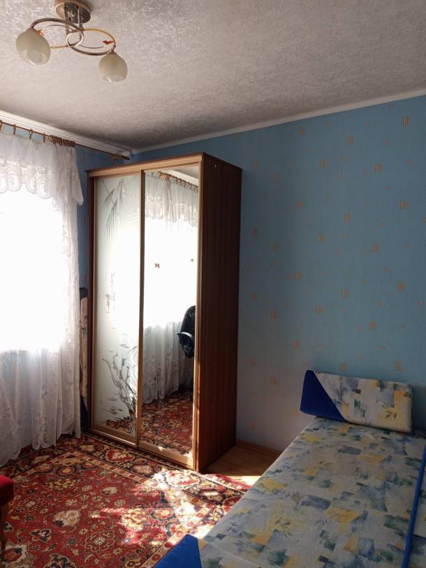 Квартира, 3-кімн., Харьков, 522м/р, Непокоренных (Героев Труда)