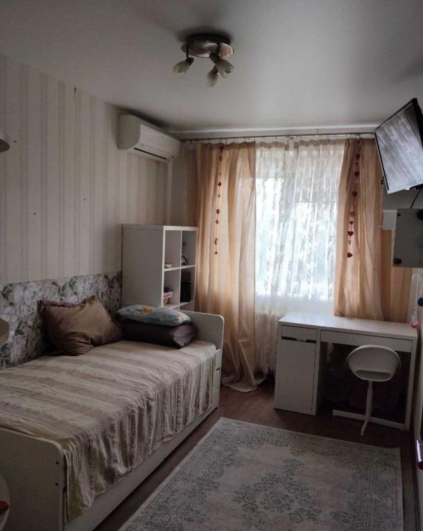 Квартира, 2-кімн., Харьков, 607м/р, Непокоренных (Героев Труда)