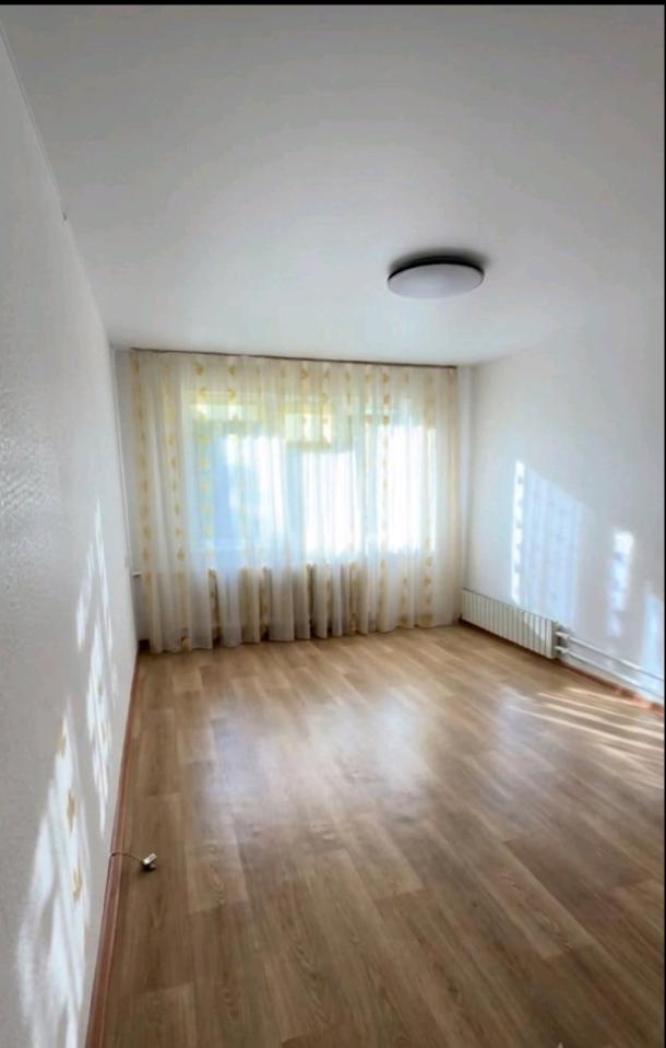 Квартира, 3-кімн., Харьков, 607м/р, Тракторостроителей просп.