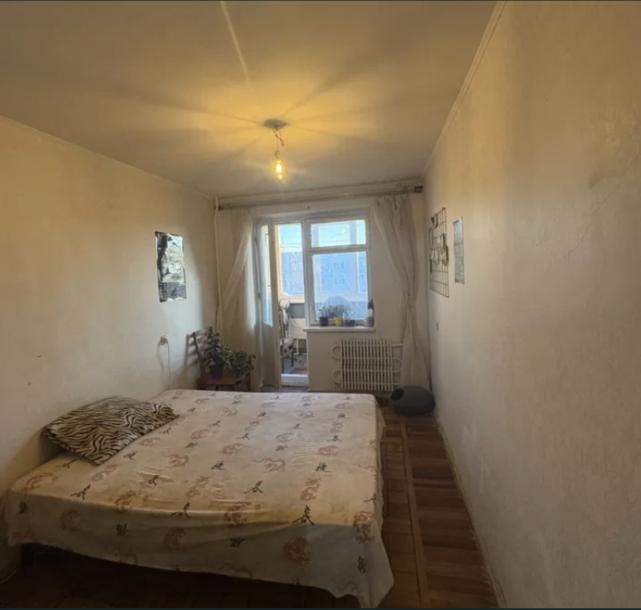 Квартира, 3-кімн., Харьков, Павлово Поле, Старицкого