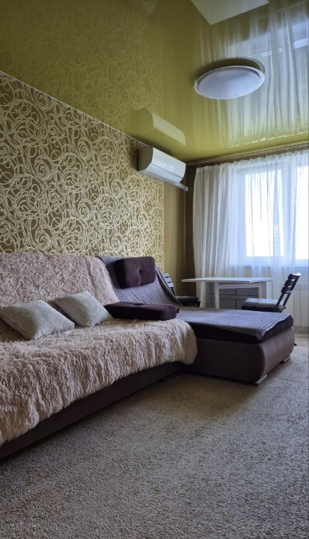 Квартира, 3-кімн., Харьков, 605м/р, Тракторостроителей просп.