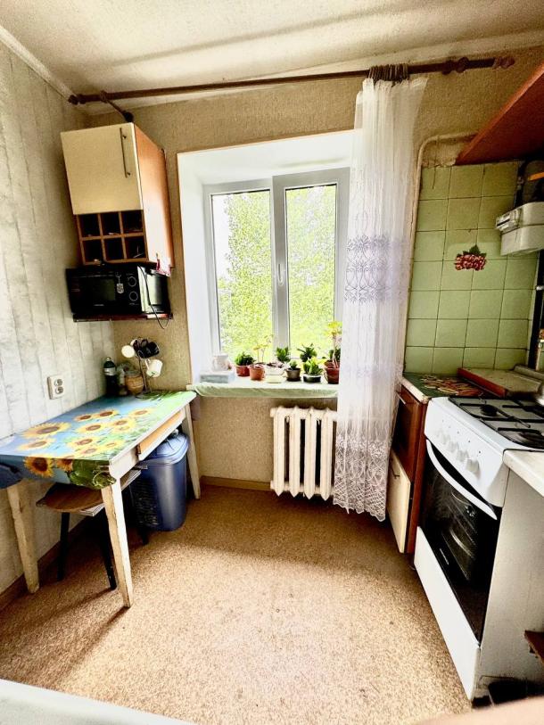 Квартира, 3-кімн., Харьков, Павлово Поле, 23 Августа