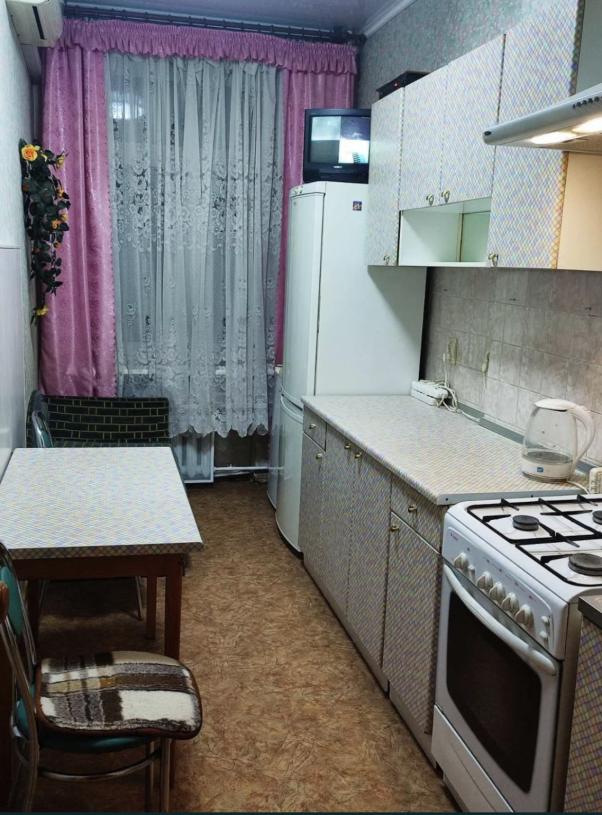 Квартира, 2-кімн., Харьков, Нагорный, Культуры (Калинина, Свердлова, Советская Советский 3 пер.)