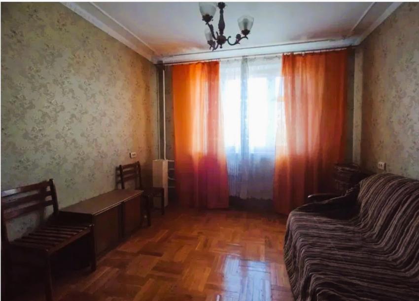 Квартира, 3-кімн., Харьков, 626м/р, Единства (Краснодарская)