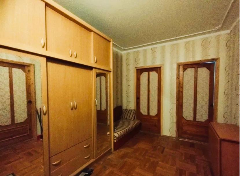 Квартира, 3-кімн., Харьков, 626м/р, Единства (Краснодарская)