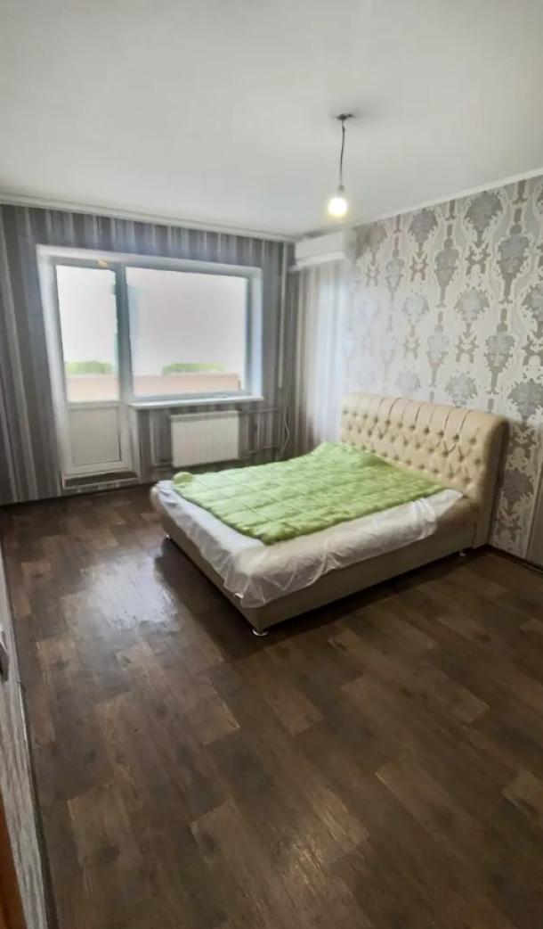Квартира, 3-кімн., Харьков, 535Ам/р, Валентиновская