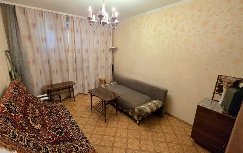 Квартира, 3-кімн., Харьков, Алексеевка, Ахсарова