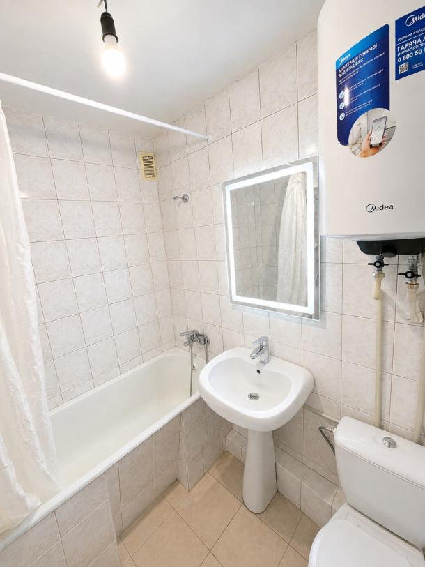 Квартира, 2-кімн., Харьков, 607м/р, Тракторостроителей просп.