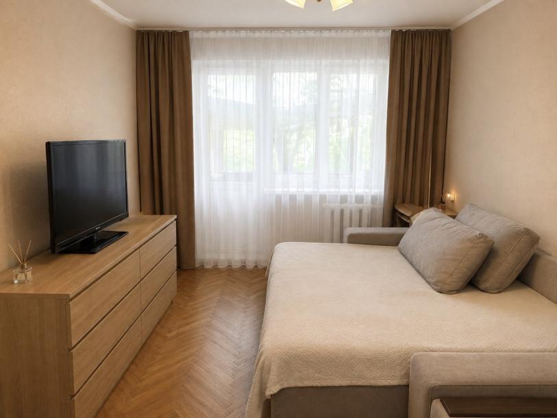 Квартира, 2-кімн., Харьков, 607м/р, Тракторостроителей просп.