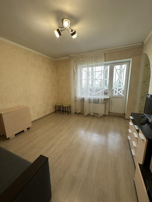 Квартира, 1-кімн., Солоницевка, Богодуховский район, Независимости (Луначарского,70 Лет Октября, Буденого)