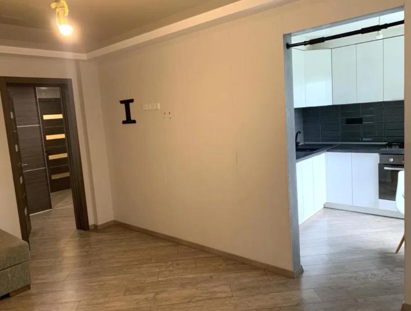 Квартира, 3-кімн., Чугуев, Чугуевский район, Медицинский пер.