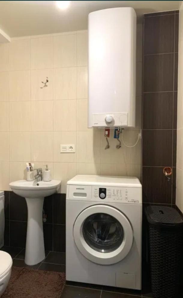 Квартира, 3-кімн., Чугуев, Чугуевский район, Медицинский пер.