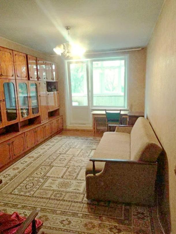 Квартира, 3-кімн., Харьков, 531м/р, Непокоренных (Героев Труда)