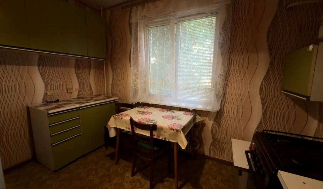 Квартира, 2-кімн., Харьков, Песочин, Квартальная