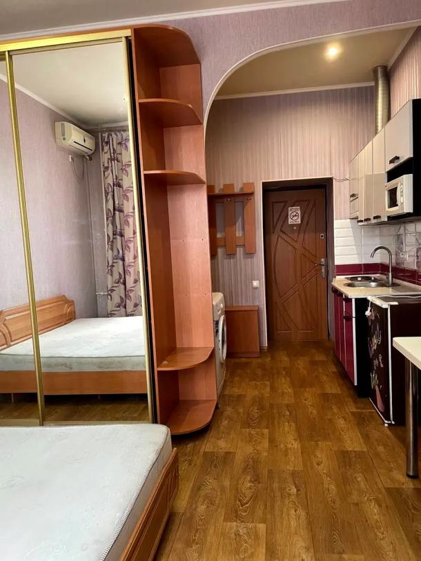 Гостинка, Харьков, Спортивная метро, Добровольцев (Молодой Гвардии)